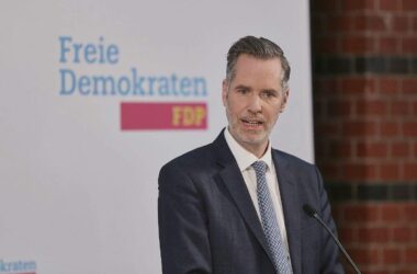 Dürr will gegen FDP-Herausforderer Höne antreten
