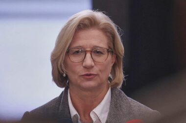 Rehlinger warnt vor Lockerung der Ölsanktionen gegen Russland