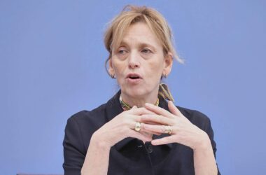 Bildungsministerin Prien will Iran-Krieg in Schulen thematisieren