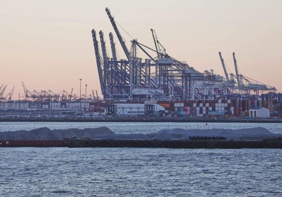 Umfrage: Knappe Mehrheit für härtere Gangart der EU im Zollstreit