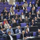 Union und SPD sehen sich in Umgang mit AfD im Bundestag bestätigt