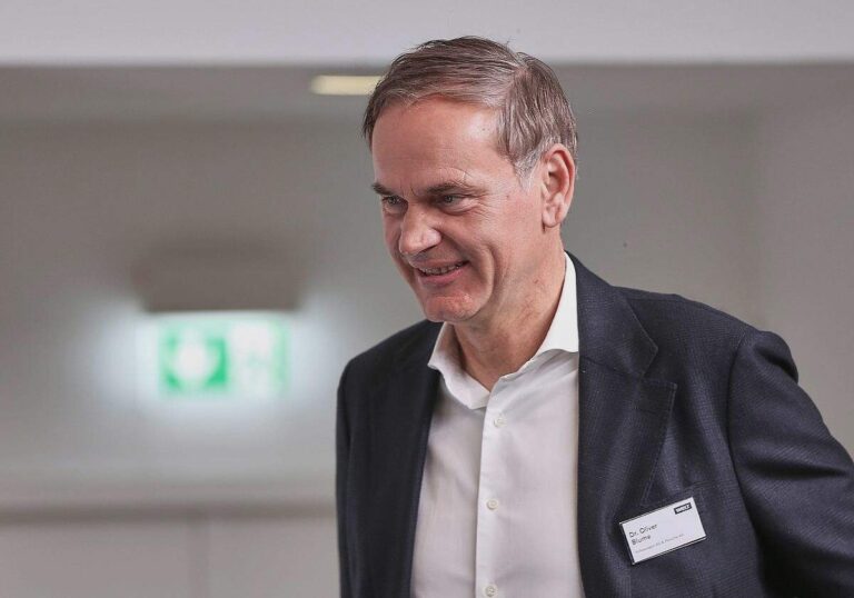 VW-Konzernchef Blume verteidigt harten Sanierungskurs
