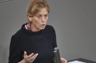 Prien zeigt Sympathie für Frauenstreik