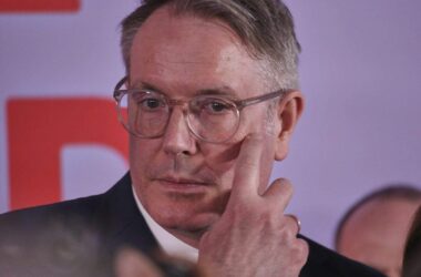 Deutlicher SPD-Rückstand in Mainz - Schweitzer geht auf CDU zu