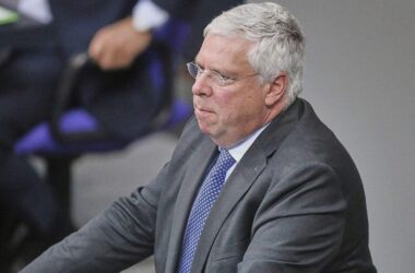 Hardt warnt vor Bedrohung durch Anhänger der Revolutionsgarde