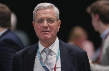 Röttgen: Iran gerade glaubwürdiger als Trump