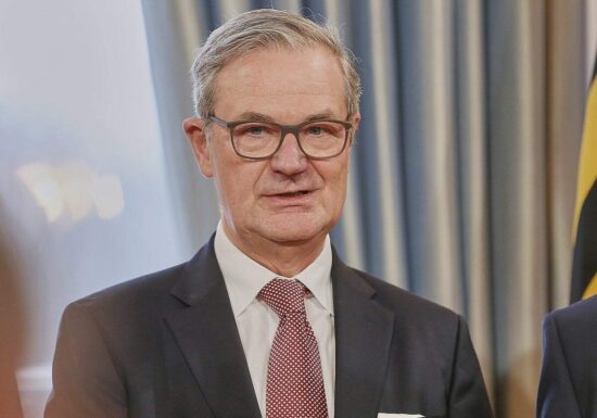 Scheidender Rechnungshof-Präsident beklagt "Verschiebebahnhof"