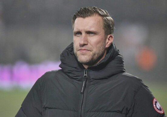 Krösche weist Spekulationen über Eintracht-Abgang zurück