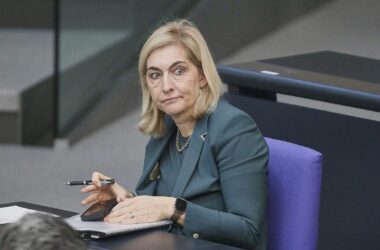 Warken verteidigt Einschränkung beim Hautkrebsscreening