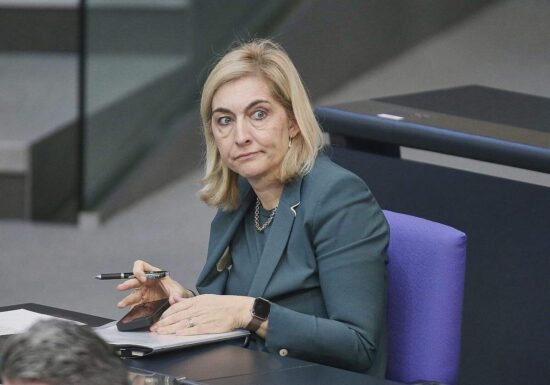 Warken verteidigt Einschränkung beim Hautkrebsscreening