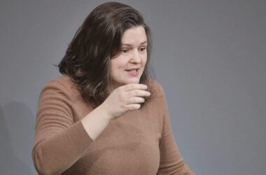 Grüne machen Merz für Trumps Truppen-Drohung verantwortlich