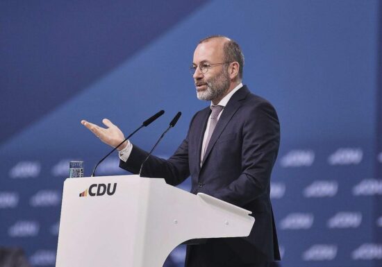 Weber verteidigt gemeinsame Abstimmung mit Rechtsaußen-Parteien