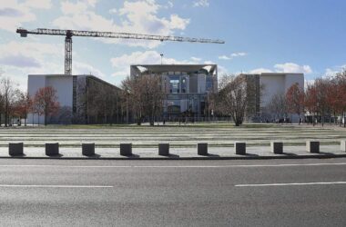 DGB ruft Merz zu Benzingipfel mit Ölkonzernen auf