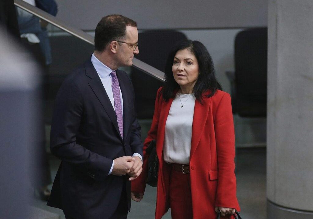 Spahn stärkt Reiche demonstrativ den Rücken