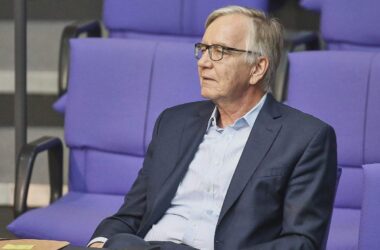 Bartsch will Debatte um Verbeamtungen