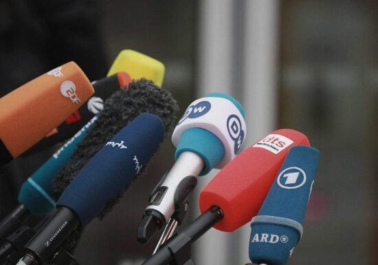Bundesregierung nimmt Medienappell gegen KI-Ausbeutung "zur Kenntnis"