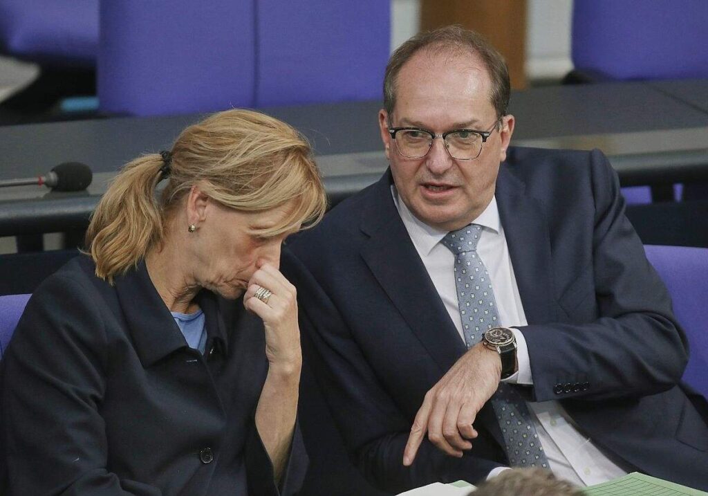 Dobrindt und Prien laden zu Krisentreffen über "Demokratie leben"