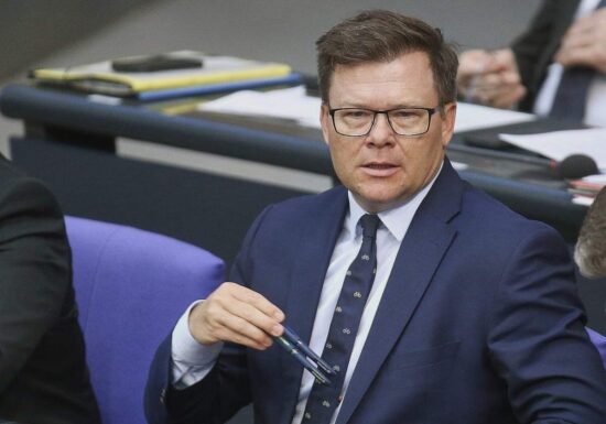 Bundesumweltminister denkt über Haushaltsnotlage nach