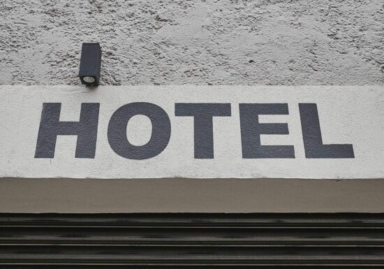 Gastgewerbeumsatz stagniert im Februar