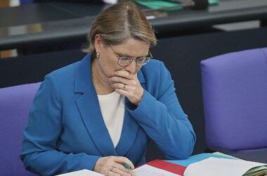 Hubig will Gesetz gegen digitale Gewalt noch 2026 verabschieden