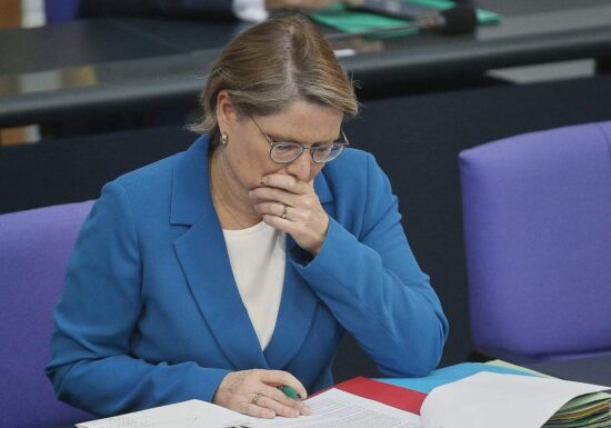 Hubig will Gesetz gegen digitale Gewalt noch 2026 verabschieden