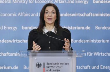 Reiche macht Druck bei Sozialreformen