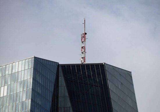 EZB hält an Zinspause weiter fest