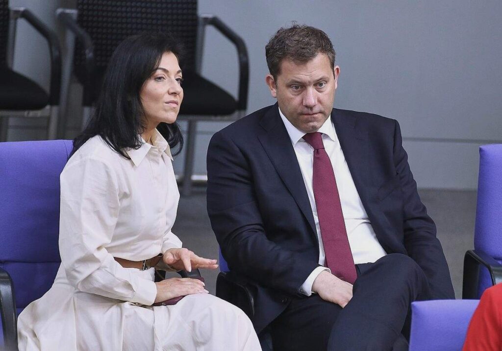 Klingbeil legt Vorbehalte gegen Energiegesetze von Reiche ein