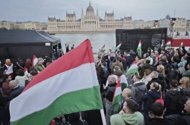 Ungarn: Orbán gesteht Niederlage gegen Magyar bei Parlamentswahl ein