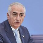 Schah-Sohn bei Berlin-Besuch mit Tomate beworfen