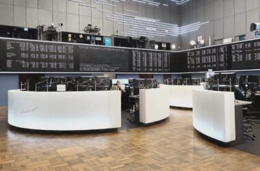 Dax legt kräftig zu - Anleger hoffen auf Kriegsende