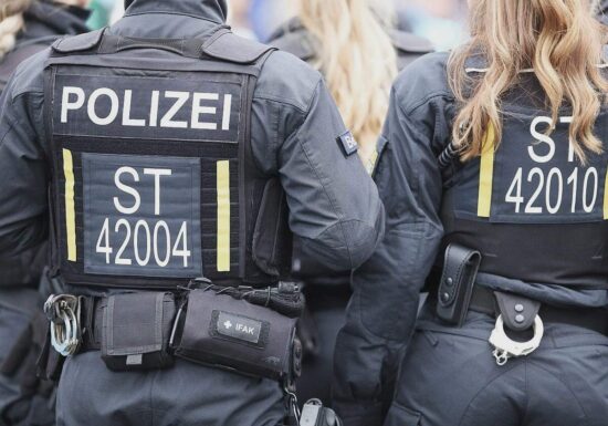 Großrazzia wegen Steuerbetrug und Hehlerei im Palettenhandel