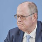 Steinbrück sieht beispiellose Verdichtung von Herausforderungen