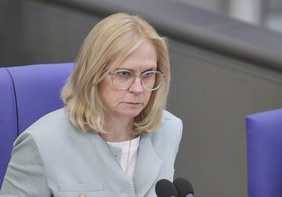 Lindholz will Signal-Verbot für Politiker