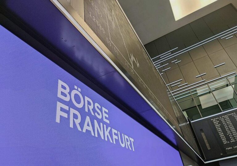 Dax startet freundlich - Anleger hoffen auf diplomatisches Endspiel