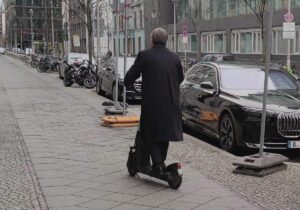 Armin Laschet bei E-Scooter-Unfall verletzt