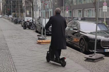 Armin Laschet bei E-Scooter-Unfall verletzt