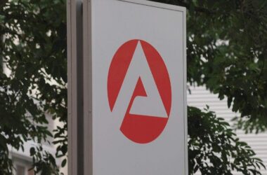 Ökonom Cremer fordert 30-Prozent-Garantie für Geringverdiener