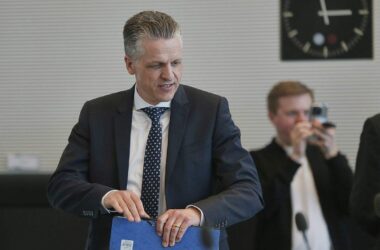 Frei hält Zeitplan für Gesundheitsreform für realistisch