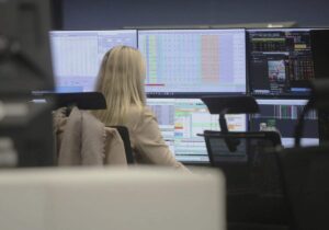 Dax startet zurückhaltend - Energiepreise bleiben im Fokus