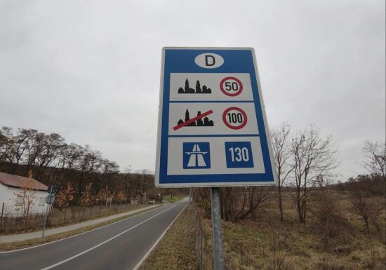 Deutsche zu zeitlich begrenztem Tempolimit auf Autobahnen gespalten