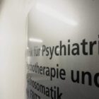 Mehr Minderjährige wegen psychischen Erkrankungen in Kliniken