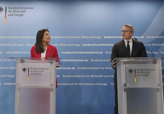 Regierung will mit neuer KI-Strategie Innovationen "entfesseln"