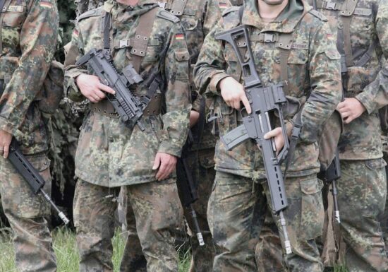 Studie: Bundeswehr noch lange von Waffenimporten abhängig