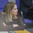 Bericht: Prien und Hubertz von Signal-Attacke betroffen