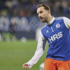 2. Liga: Schalke schlägt Karlsruhe und bleibt Tabellenführer