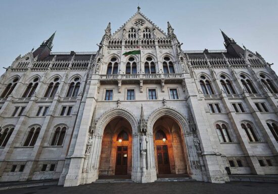 EuGH: Ungarisches LGBTQ-Gesetz nicht mit EU-Werten vereinbar