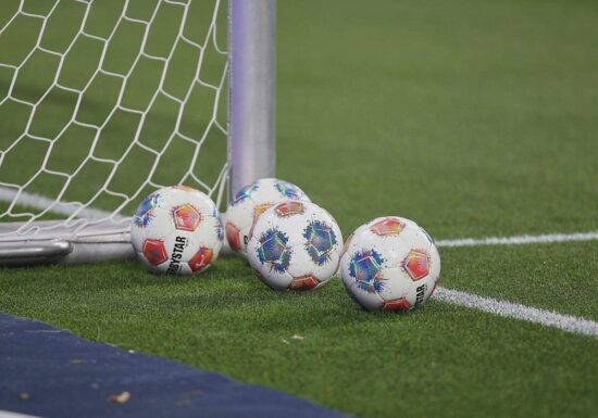 Ausschusschefin Özoğuz kritisiert Fifa-Preispolitik scharf