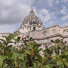 Papst warnt zu Ostern vor Gleichgültigkeit gegenüber Kriegsopfern