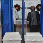 Wahllokale in Ungarn schließen - Umfragen sehen Tisza vorn